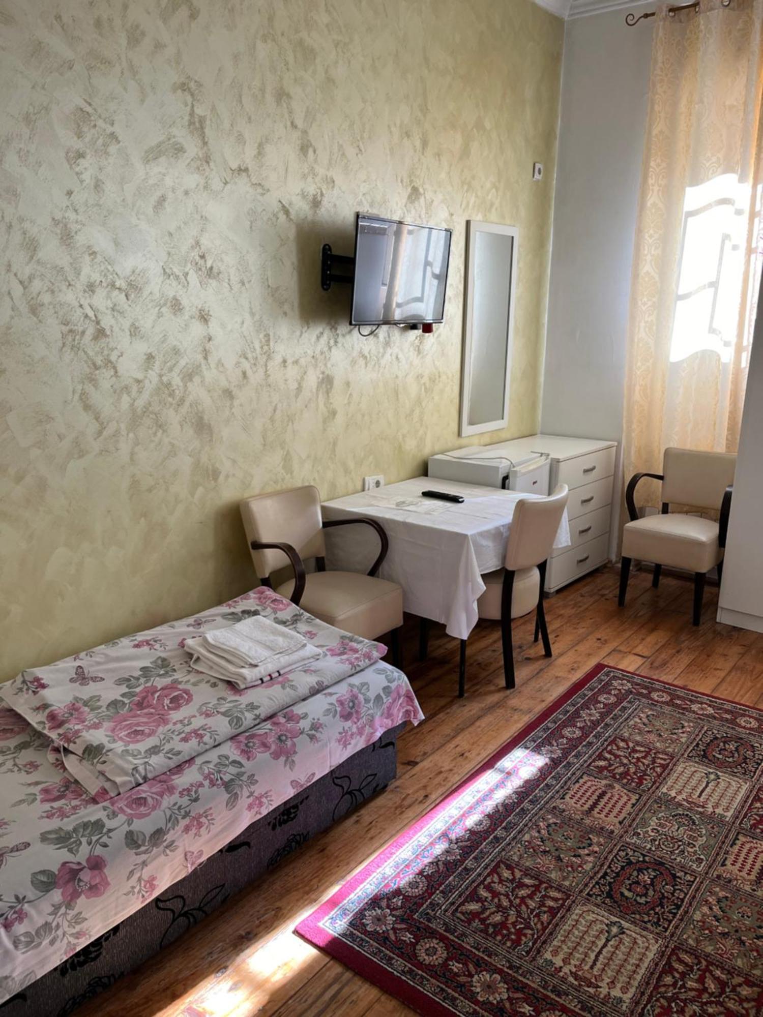 Sobe Sa Sopstvenim Kupatilom Private Rooms Bathroom In Center Novi Sad Eksteriør bilde
