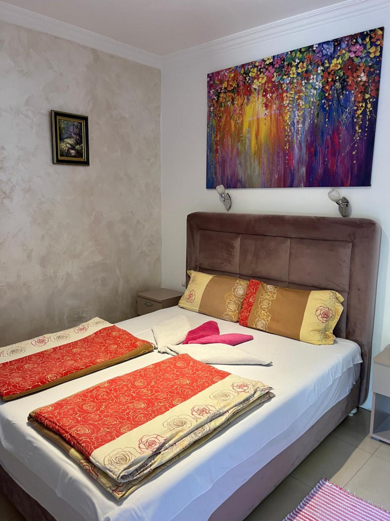 Sobe Sa Sopstvenim Kupatilom Private Rooms Bathroom In Center Novi Sad Eksteriør bilde
