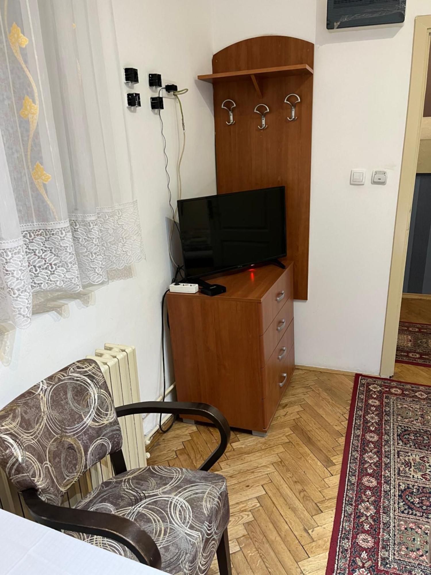 Sobe Sa Sopstvenim Kupatilom Private Rooms Bathroom In Center Novi Sad Eksteriør bilde