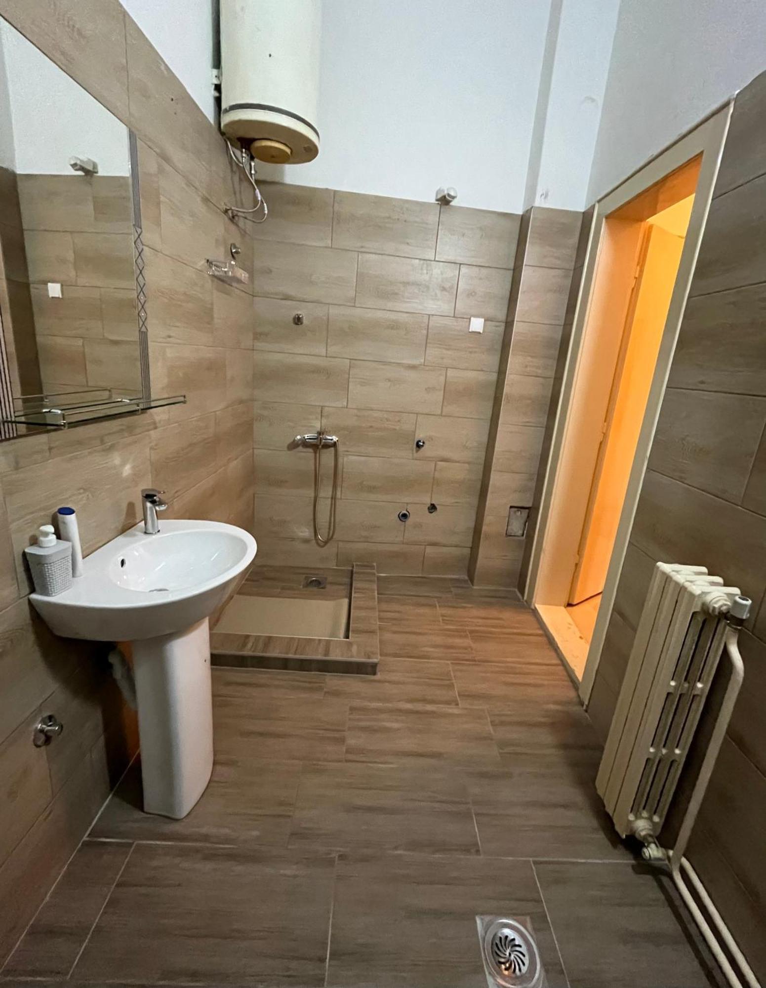 Sobe Sa Sopstvenim Kupatilom Private Rooms Bathroom In Center Novi Sad Eksteriør bilde